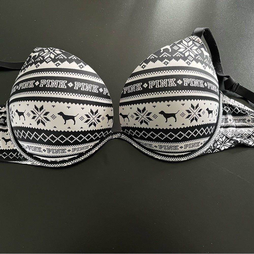 VS PINK - Wear Everywhere Super Push Up Bra - Black and White